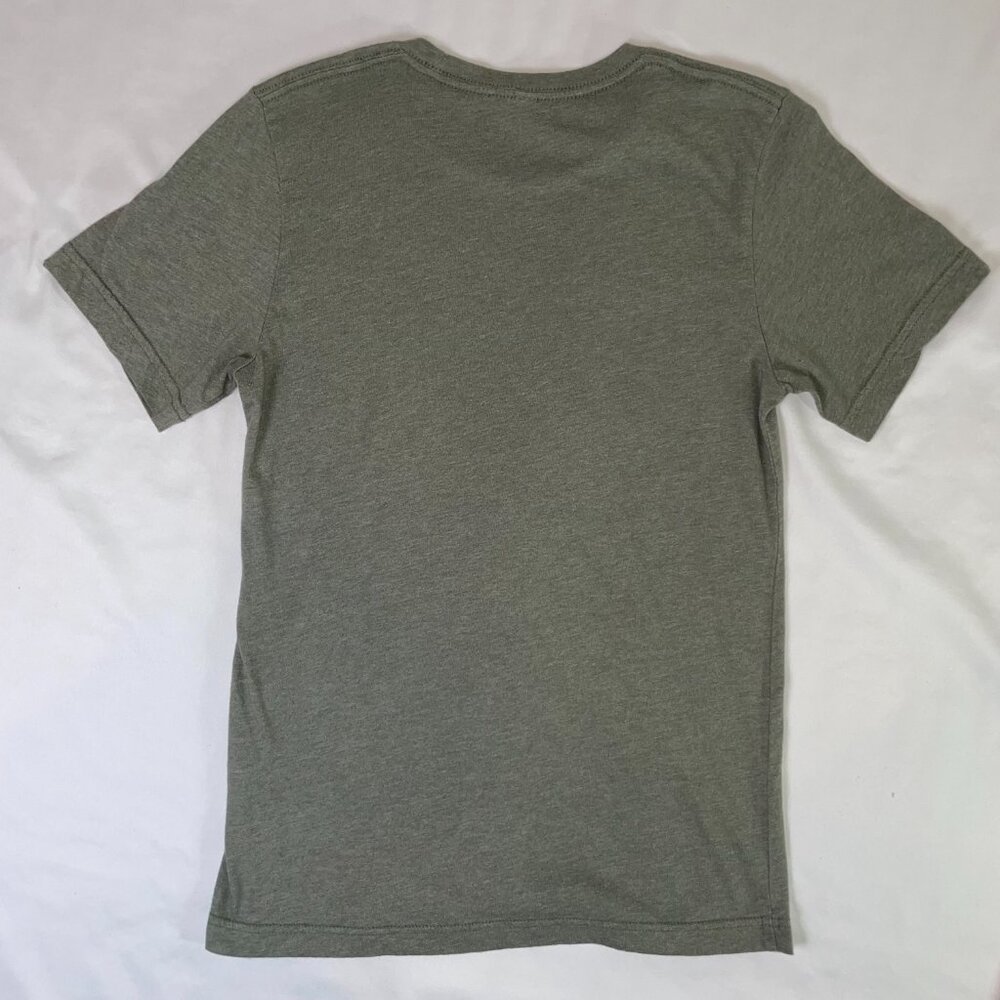 Dog Mom Graphic Tee Women's Size Small Camo Green Crew Neckline Short Sleeves - Picture 2 of 6